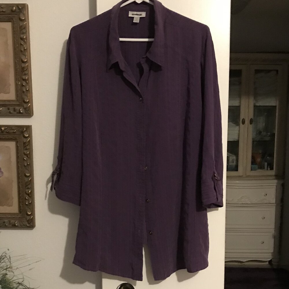 dressbarn women's shirt in soft purple, button front, size 3X.